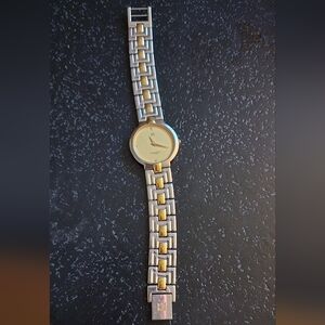 GIVENCHY WATCH SUPER CUTE 💕